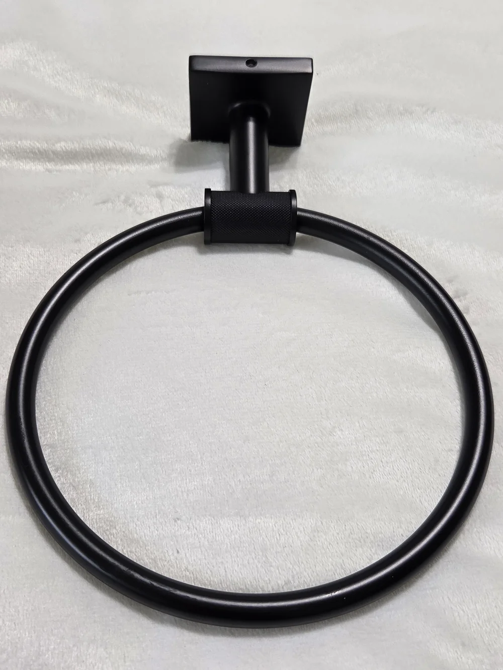 New Delta Averland Black Towel Ring AVE46-MB